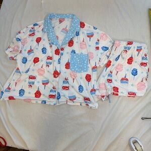 Playful Ice Cream and Star Print Women’s Pajama Top and Short Set Size XL